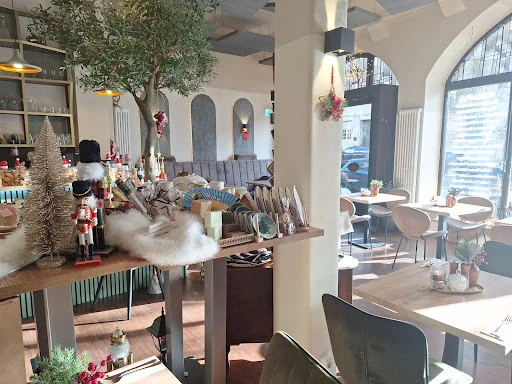 ELAYA Cafe Lounge & Bistro